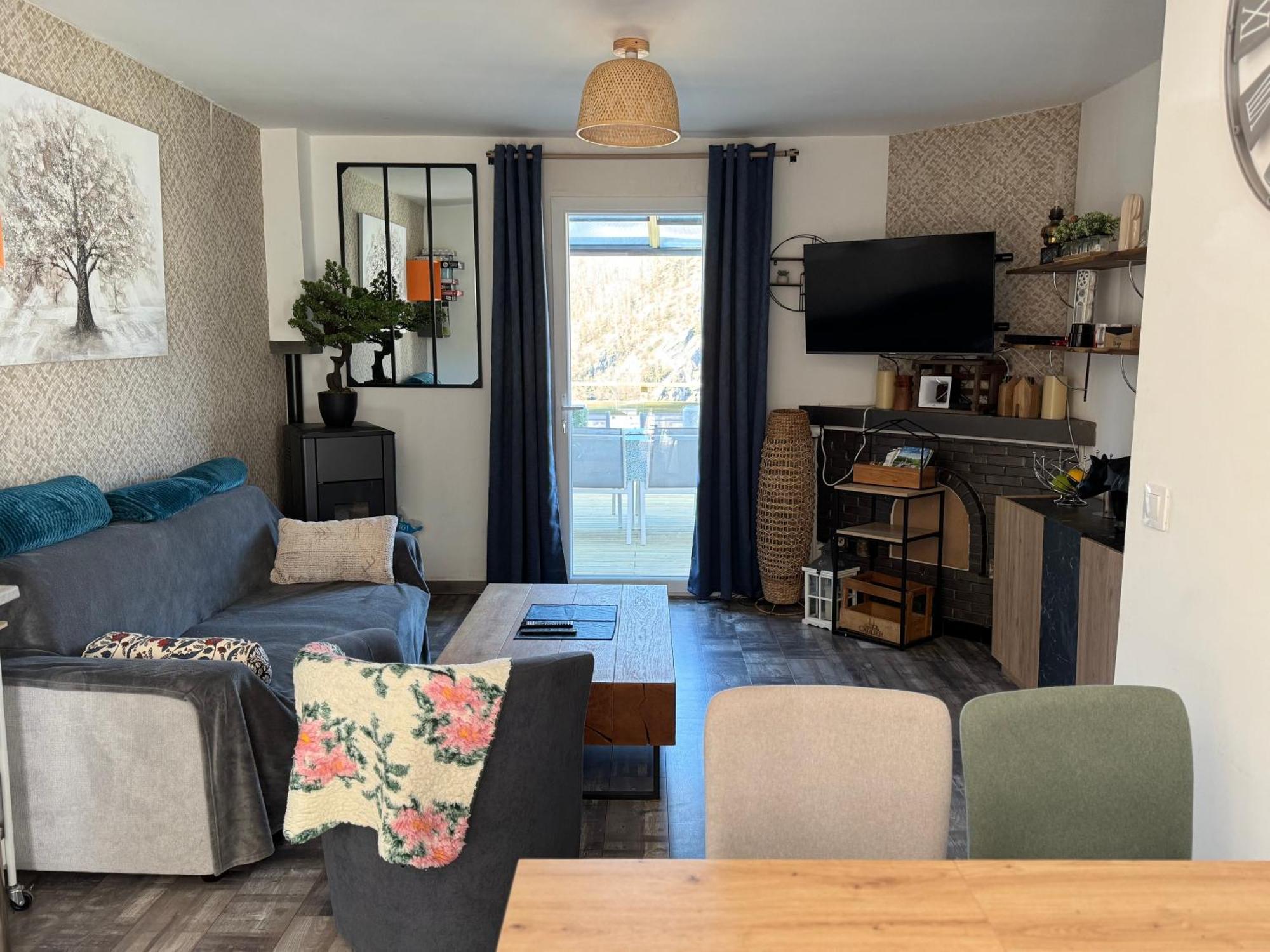 Chez Gwen Et Marie Villa Bogny-sur-Meuse Exteriör bild